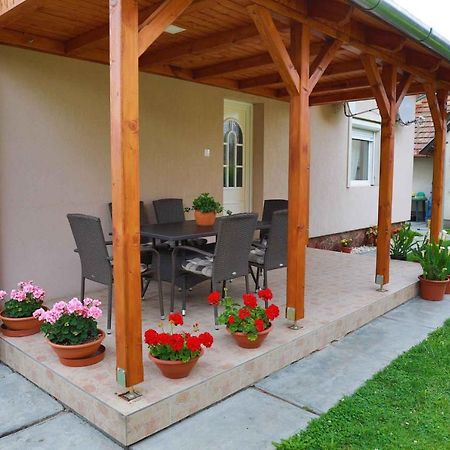 Holiday Home In Balatonkeresztur 19455 Εξωτερικό φωτογραφία