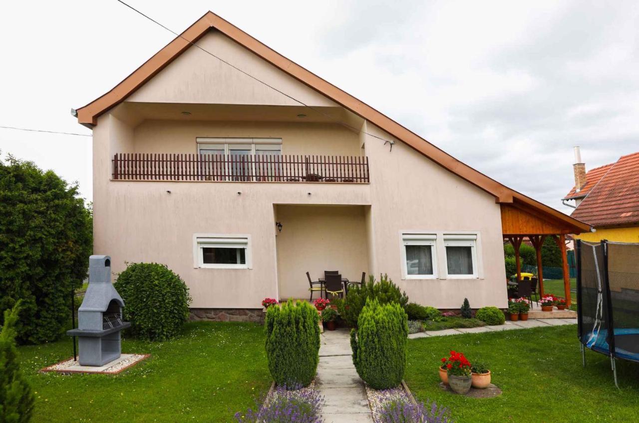 Holiday Home In Balatonkeresztur 19455 Εξωτερικό φωτογραφία
